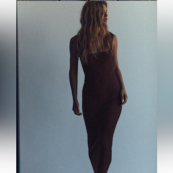 ZARA OPEN BACK KNIT MIDI DRESS - Picture 4 of 8